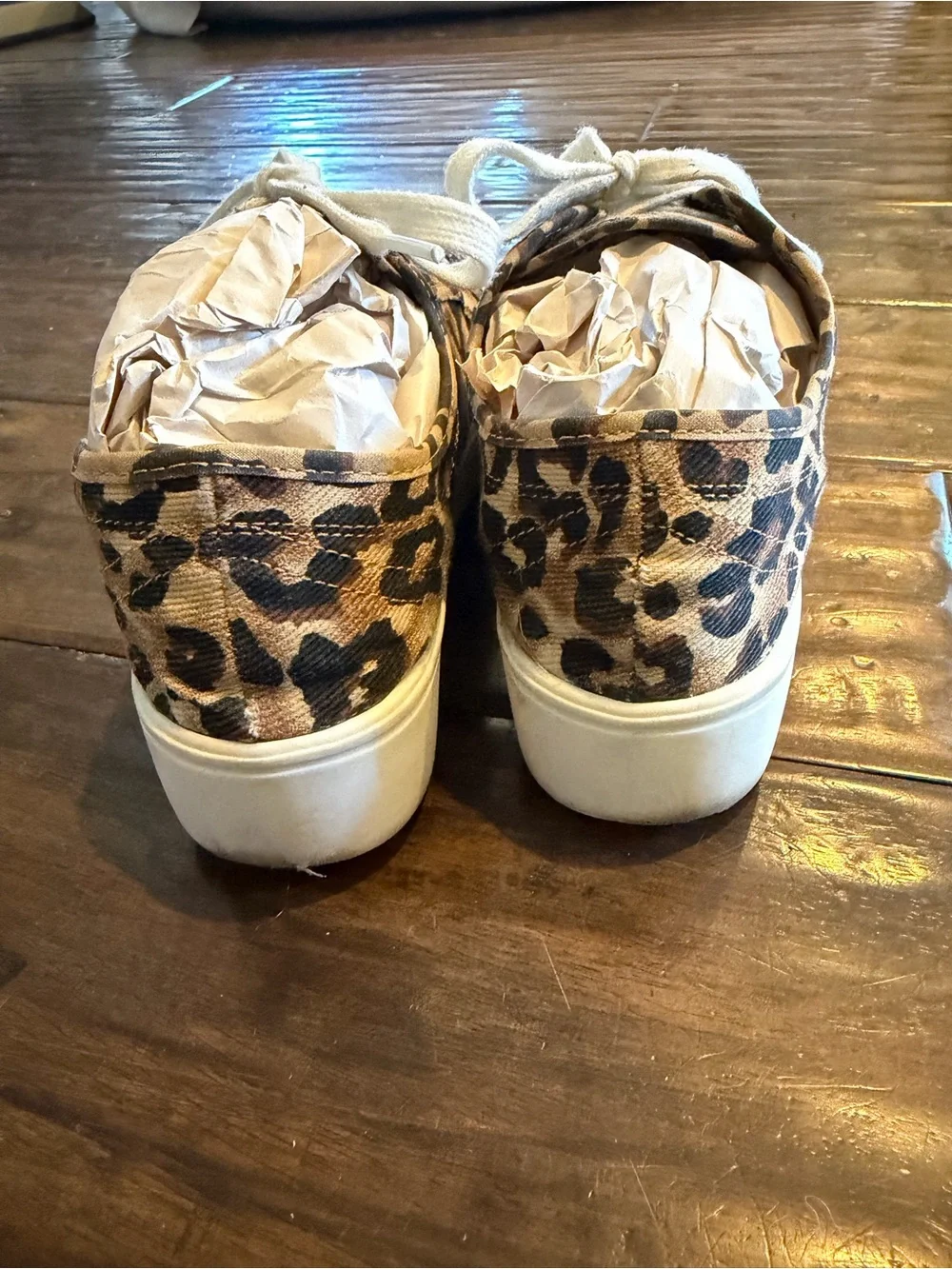SO® Compelling Women's Platform Sneakers Leopard Size 7.5 Memory Foam Sock